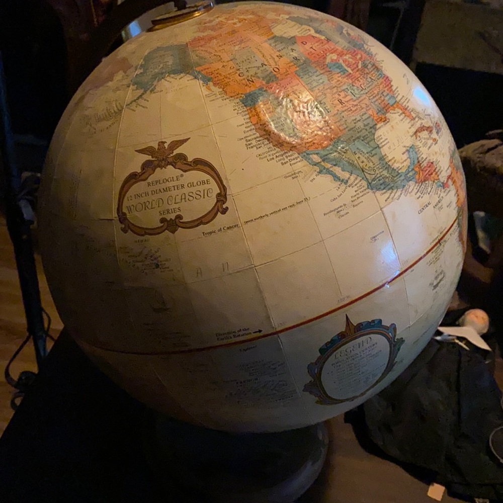 Vintage globe 🌎